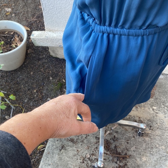 Babaton Aritzia 100% silk beautiful sleeveless lined dress w/ drawstring waist. - Picture 7 of 13